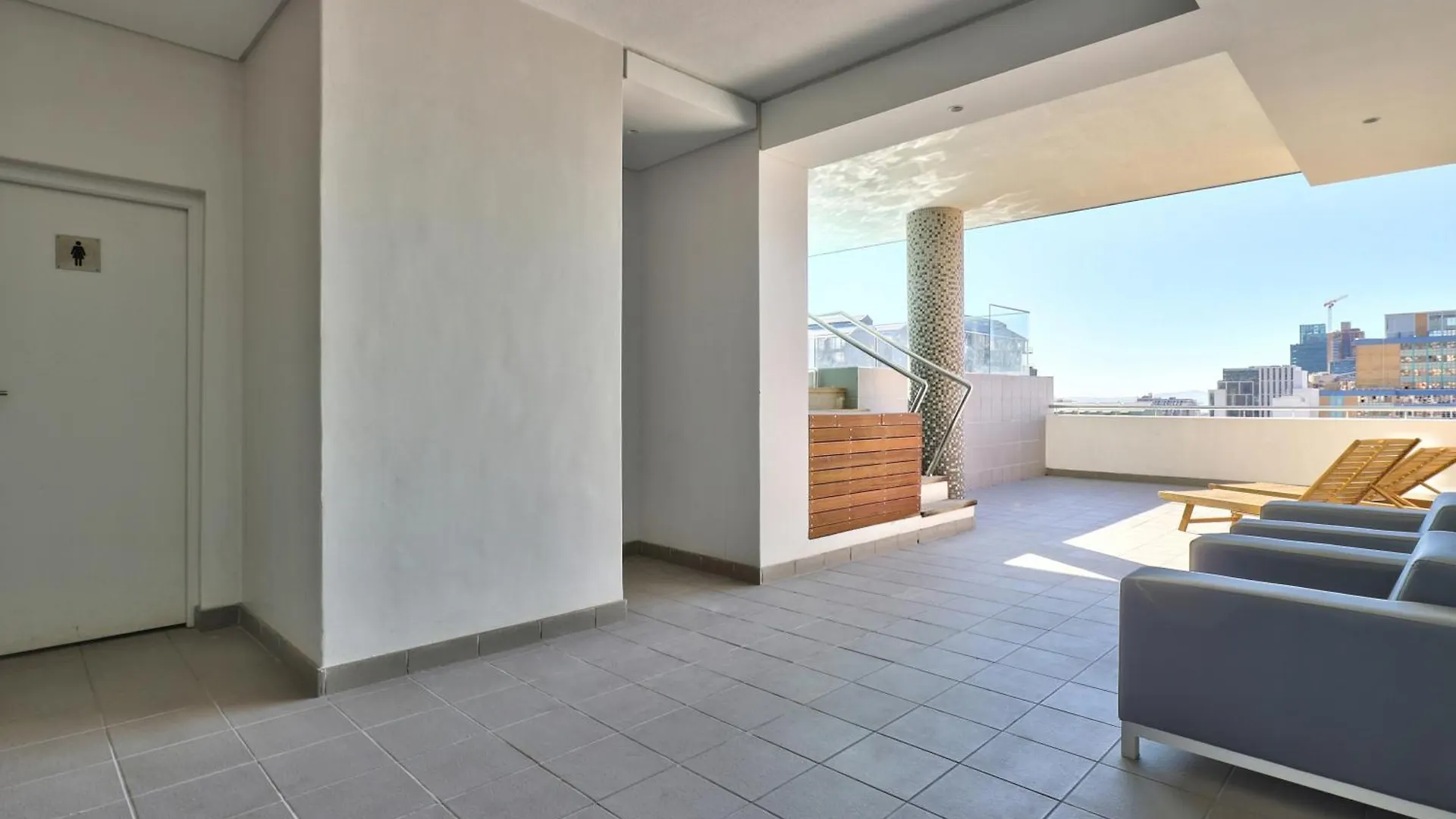 Backup-Powered Stylish Central Apartment Near Table Mountain Cape Town South Africa